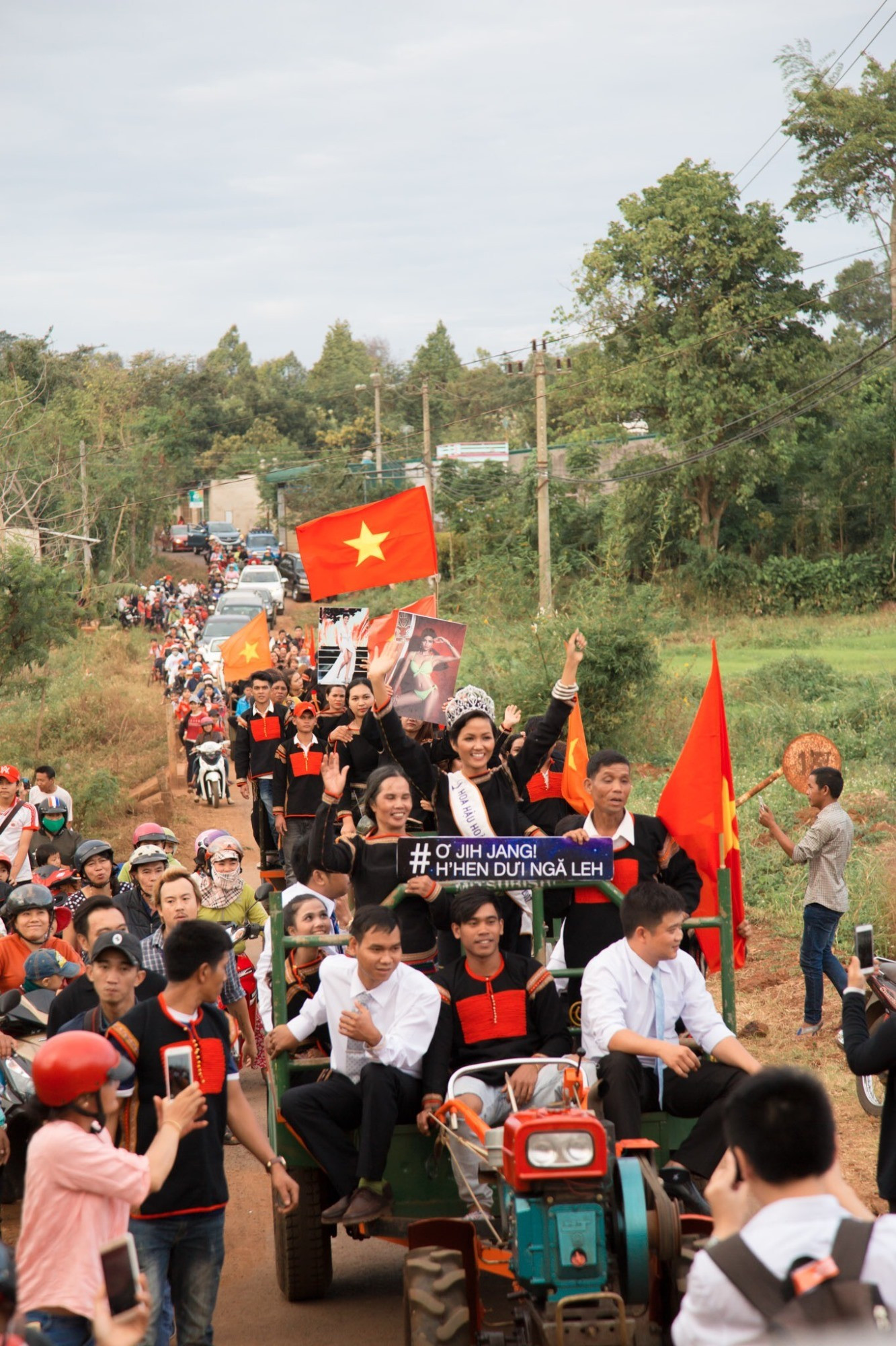 hhen-nie-dang-quang-hhhvvn-2017-03.jpg
