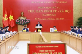 Thủ tướng Phạm Minh Chính chủ trì Phiên họp lần thứ tư của Tiểu Ban Kinh tế-xã hội. (Ảnh: Dương Giang/TTXVN)