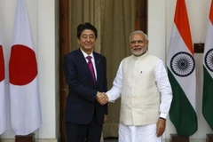 Thủ tướng Nhật Bản Shinzo Abe​ và người đồng cấp Ấn Độ Narendra Modi​. (Nguồn: Reuters)