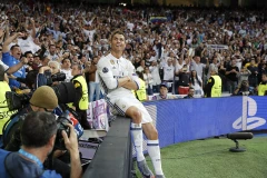 Ronaldo ăn mừng bàn thắng nhân đôi cách biệt cho Real. (Nguồn: Getty Images)