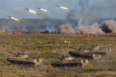 Lực lượng vũ trang Nga và Belarus tham gia cuộc tập trận chung Zapad-2021 tại tỉnh Nizhny Novgorod, cách thủ đô Moskva (Nga) khoảng 350km về phía Đông. (Ảnh: AFP/TTXVN) 