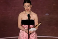 Mikey Madison tỏa sáng với giải Nữ diễn viên chính xuất sắc nhất tại Giải Oscar 2025. (Nguồn: AFP)