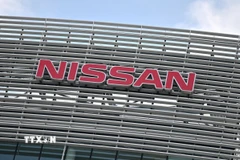 Biểu tượng của Hãng Nissan tại trụ sở ở Yokohama, Nhật Bản. (Ảnh: AFP/TTXVN)