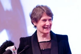 Tổng Giám đốc UNDP Helen Clark thăm các nước vùng dịch Ebola