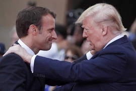 Tổng thống Pháp Emmanuel Macron và người đồng cấp Mỹ Donald Trump. (Nguồn: AP)