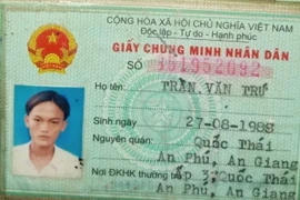 Chứng minh nhân dân của đối tượng Trần Văn Trứ trốn khỏi khu cách ly tập trung ở huyện An Phú, tỉnh An Giang. (Ảnh: Công Mạo/TTXVN)