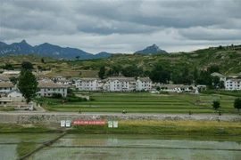 Quang cảnh khu vực ngoại ô thành phố Kaesong. (Ảnh: AFP/TTXVN)