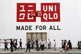 Uniqlo nối lại kinh doanh giày thể thao vào cuối tháng Tư