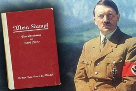 Trùm phát xít Adolf Hitler và cuốn sách 'Mein Kampf.' 