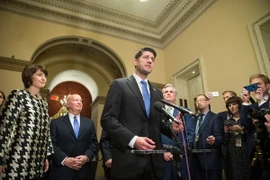 Chủ tịch Hạ viện Mỹ Paul Ryan (phía trước). (Nguồn: UPI-YONHAP/TTXVN)