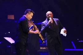 Đêm nhạc “Peabo Bryson In The Spotlight”: Giấc mơ đối thoại 