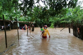 Sơ tán người dân tai Tela, Honduras trước khi bão Eta đổ bộ. (Nguồn: EPA)