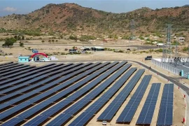 Dự án Nhà máy điện Mặt Trời Solar Farm Nhơn Hải-Ninh Thuận chính thức được đưa vào vận hành thương mại. (Ảnh: Công Thử/TTXVN)