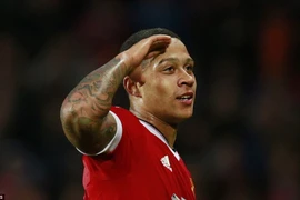 Depay đã mang lại niềm vui lớn cho Louis Van gaal hạnh phúc. (Nguồn: Reuters)