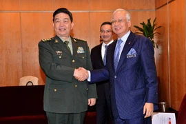 Thủ tướng Malaysia Najib Razak gặp Bộ trưởng Quốc phòng Trung Quốc Thường Vạn Toàn. (Ảnh: THX)