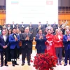 Thủ tướng Phạm Minh Chính và Thủ tướng Mishustin thưởng thức âm nhạc Việt-Nga 2 Thủ tướng Phạm Minh Chính và Thủ tướng Liên bang Nga Mikhail Vladimirovich Mishustin chụp ảnh chung với các nghệ sỹ tại chương trình. (Ảnh: Phạm Kiên/TTXVN)