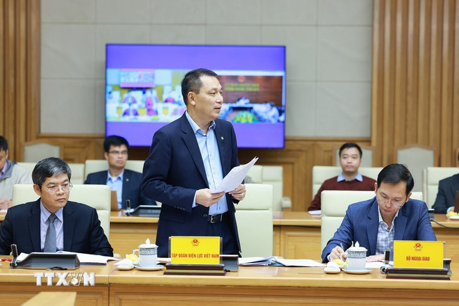 Chủ tịch Tập đoàn Điện lực Việt Nam Đặng Hoàng An phát biểu. (Ảnh: Dương Giang/TTXVN) ttxvn-thu-tuong-chu-tri-phien-hop-thu-nhat-ban-chi-dao-xay-dung-nha-may-dien-hat-nhan-5.jpg